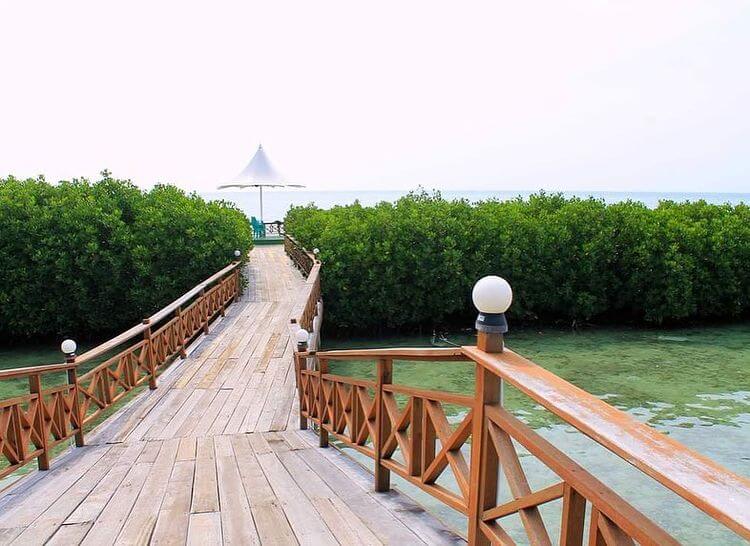 Pulau Royal resort merupakan pulau yang bersebelahan dengan pulau kelapa memiliki fasilitas terlengkap menjadi pilihan wisatawan untuk melakukan family gathering
